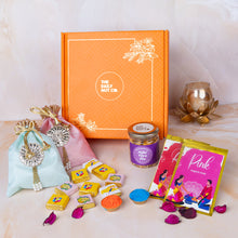 Load image into Gallery viewer, Holi Crunch &amp; Munch Hamper | Holi Gourmet Snacks | Organic Colours
